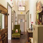 Casa Dani&Swing Bed&Books