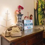 Casa Dani&Swing Bed&Books